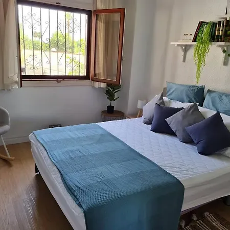 And Cozy Flat With Pool Next To The *