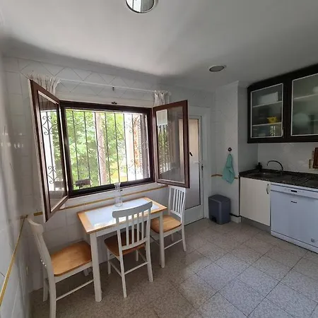 And Cozy Flat With Pool Next To The