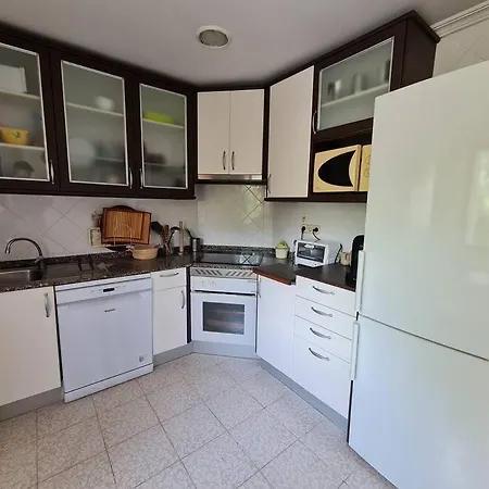 And Cozy Flat With Pool Next To The شقة