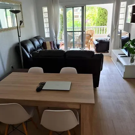 And Cozy Flat With Pool Next To The شقة *