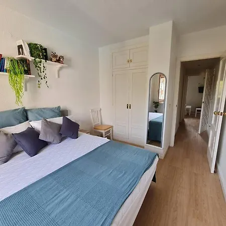 And Cozy Flat With Pool Next To The شقة