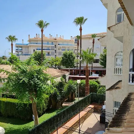 And Cozy Flat With Pool Next To The *