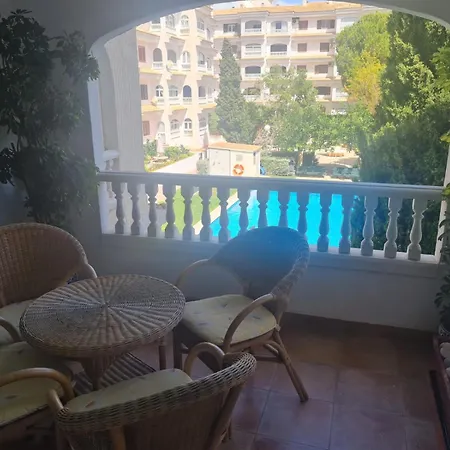 And Cozy Flat With Pool Next To The Daire