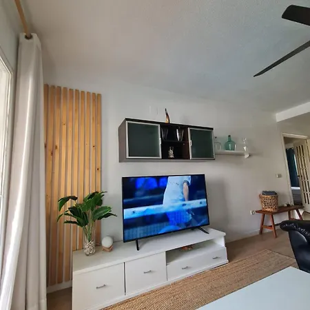 And Cozy Flat With Pool Next To The * البير